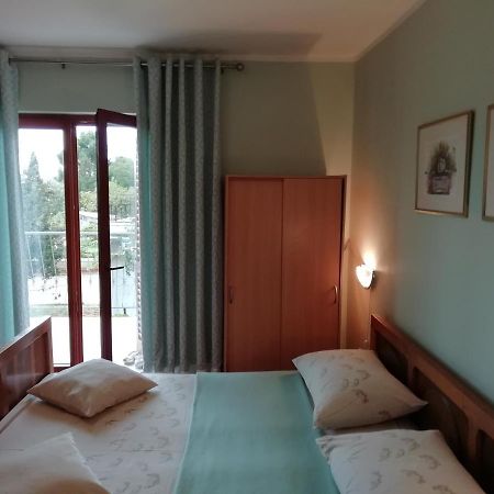 Near Beach - Apartments Marica روفينج المظهر الخارجي الصورة