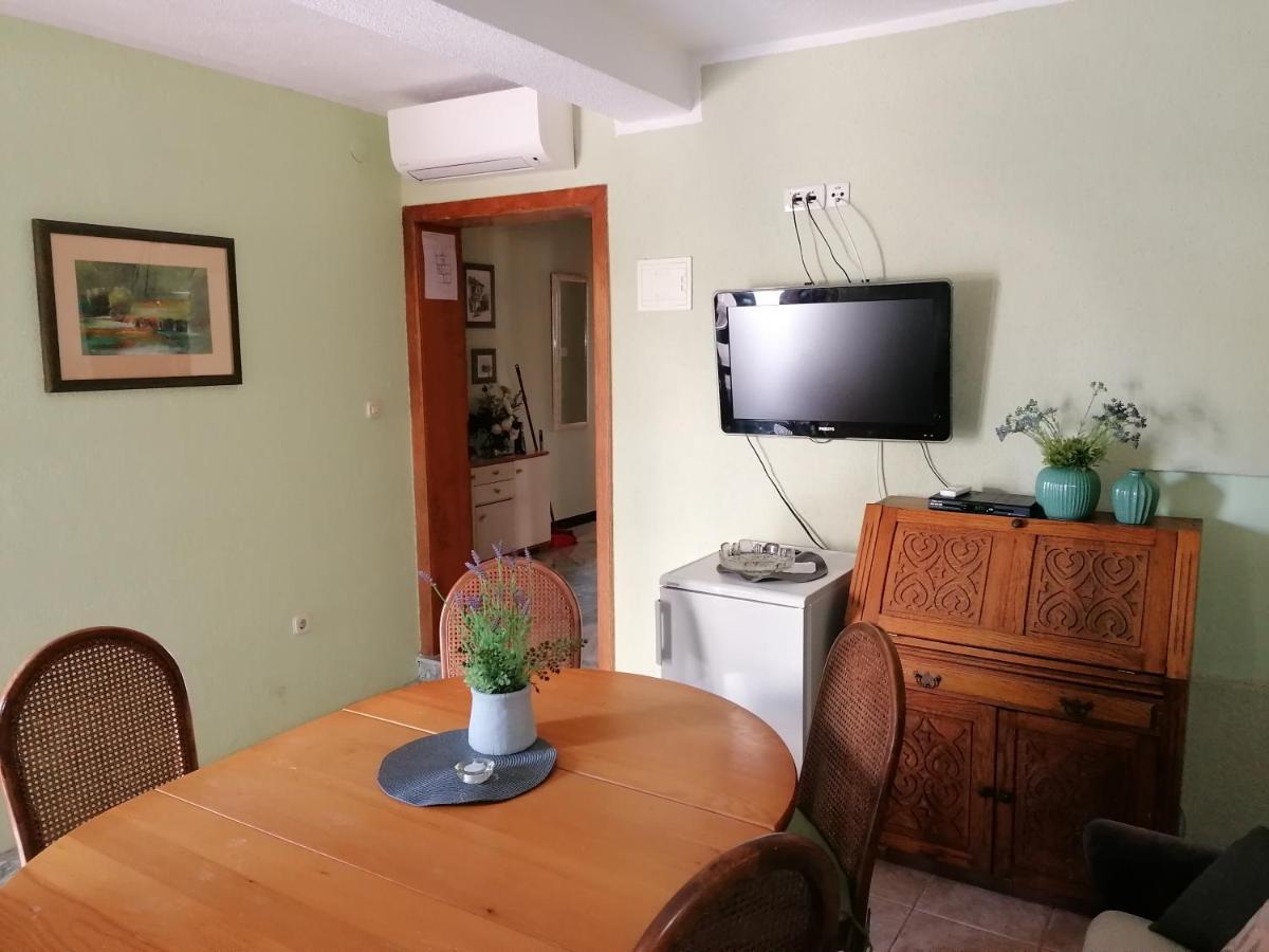 Near Beach - Apartments Marica روفينج المظهر الخارجي الصورة